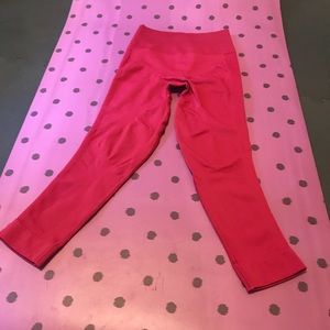 Lululemon Zone in Crop